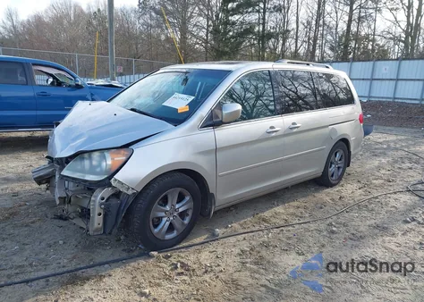 2008 Honda Odyssey Touring z USA, uszkodzony, nr VIN 5FNRL38928B058241